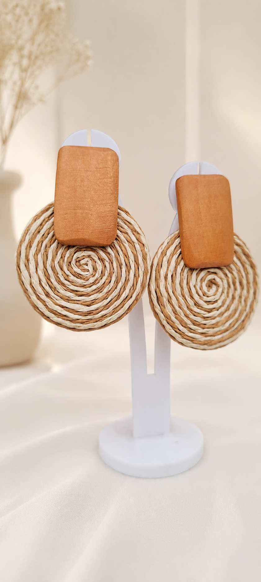 گوشواره حصیری و چوبی
